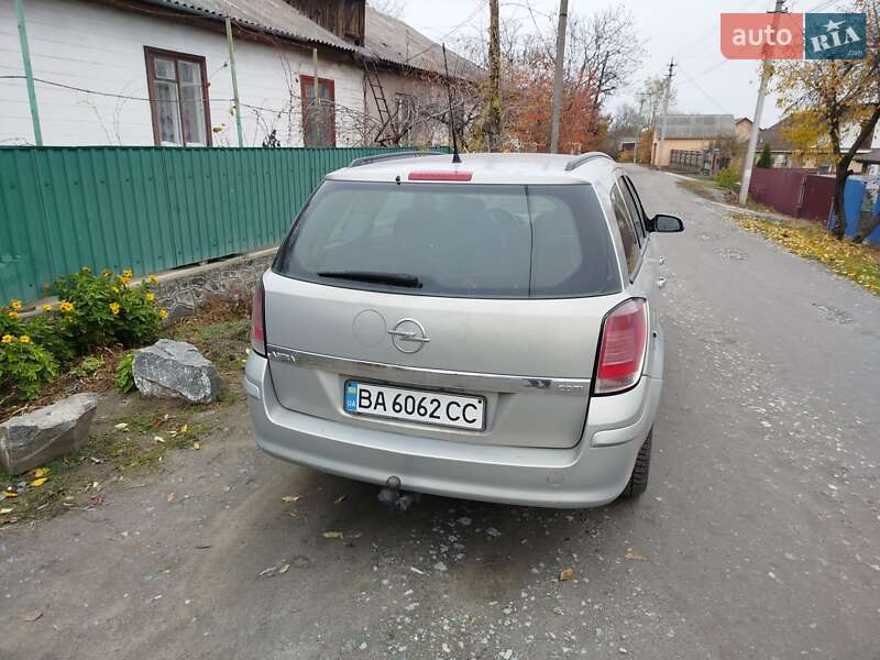 Универсал Opel Astra 2006 в Гайвороне