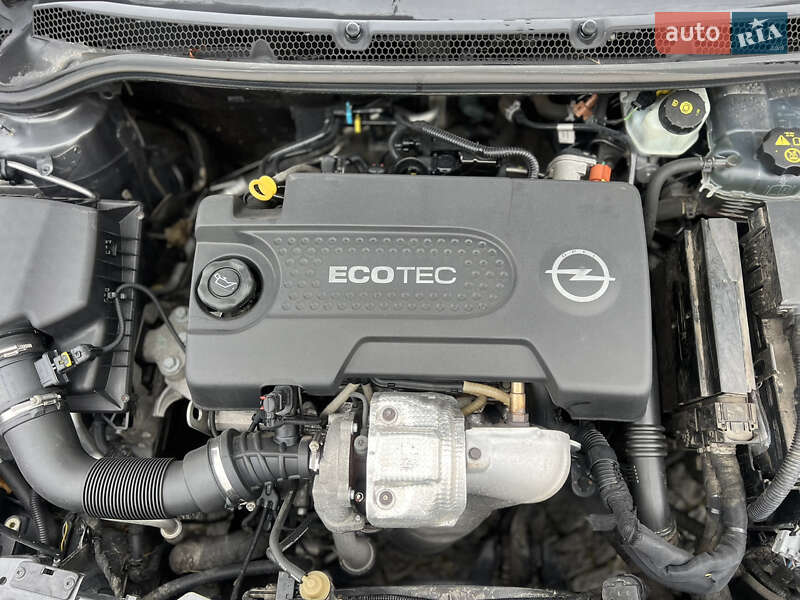 Універсал Opel Astra 2011 в Жовкві