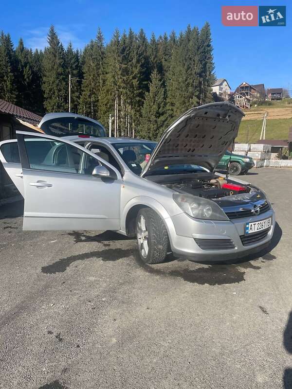 Хетчбек Opel Astra 2004 в Яремчі