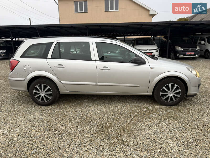 Универсал Opel Astra 2006 в Калуше