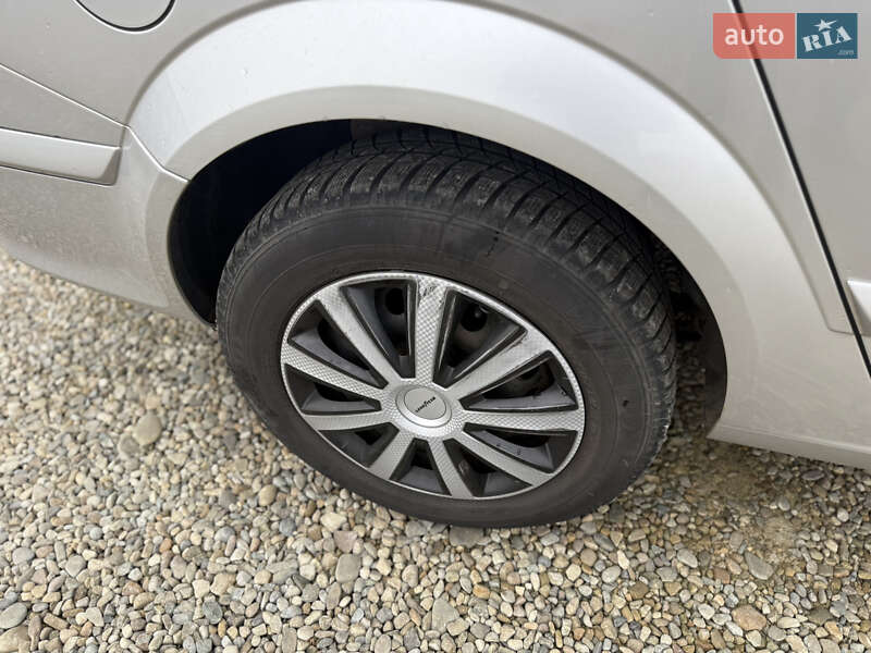 Универсал Opel Astra 2006 в Калуше