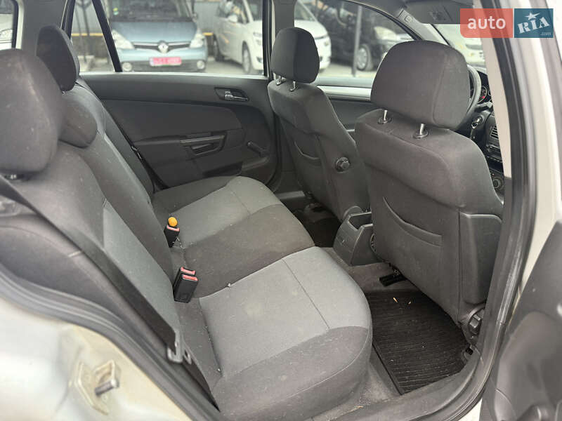 Универсал Opel Astra 2006 в Калуше