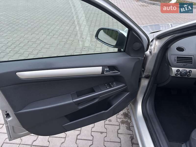 Универсал Opel Astra 2008 в Луцке