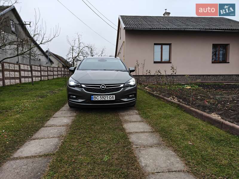 Універсал Opel Astra 2016 в Львові