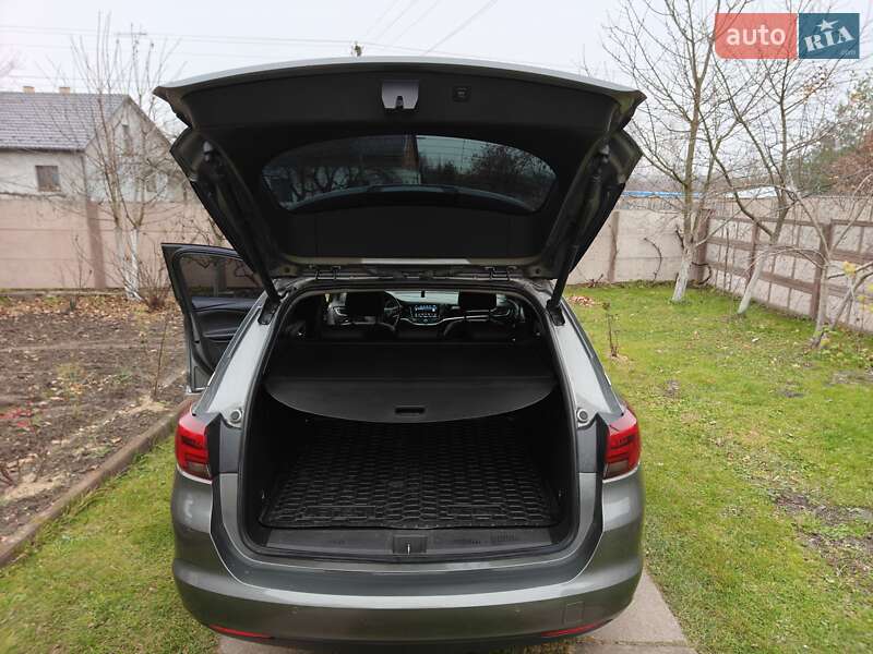 Універсал Opel Astra 2016 в Львові