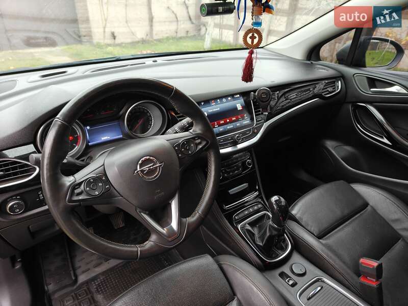 Універсал Opel Astra 2016 в Львові