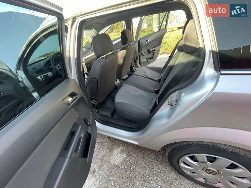 Універсал Opel Astra 2008 в Вінниці