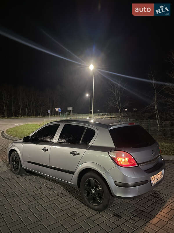 Хетчбек Opel Astra 2005 в Калуші
