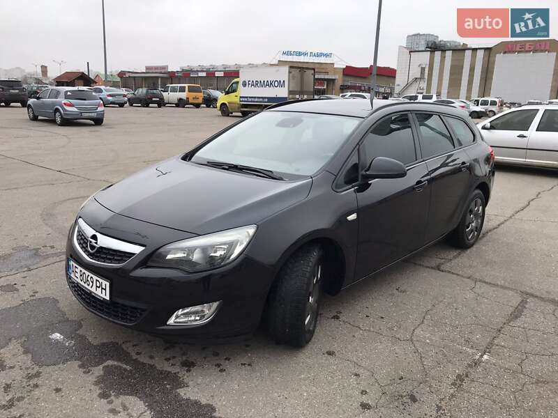 Універсал Opel Astra 2011 в Харкові