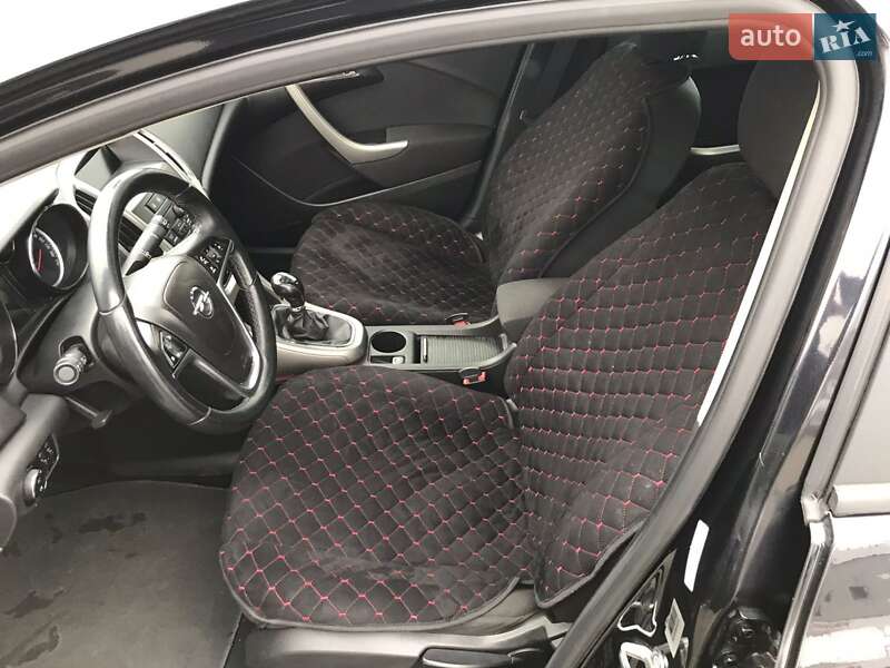 Універсал Opel Astra 2011 в Харкові