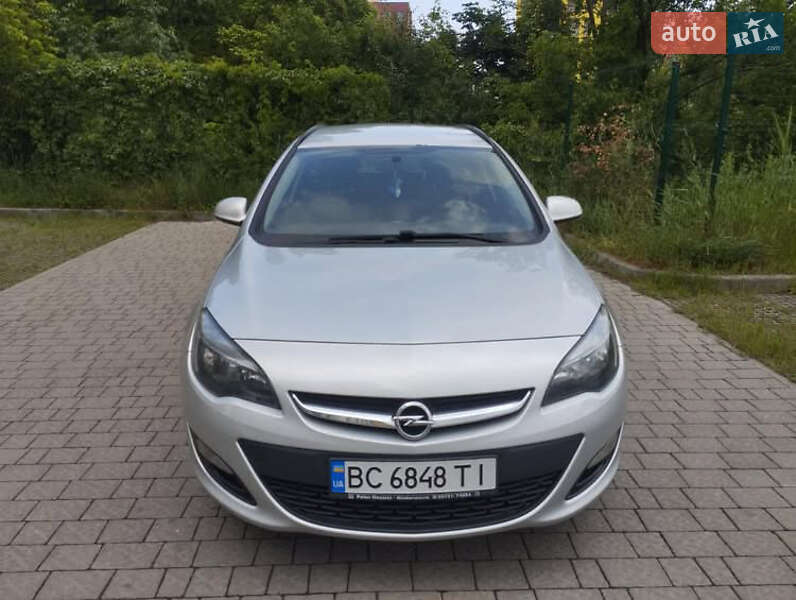 Универсал Opel Astra 2015 в Львове