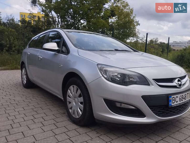 Универсал Opel Astra 2015 в Львове