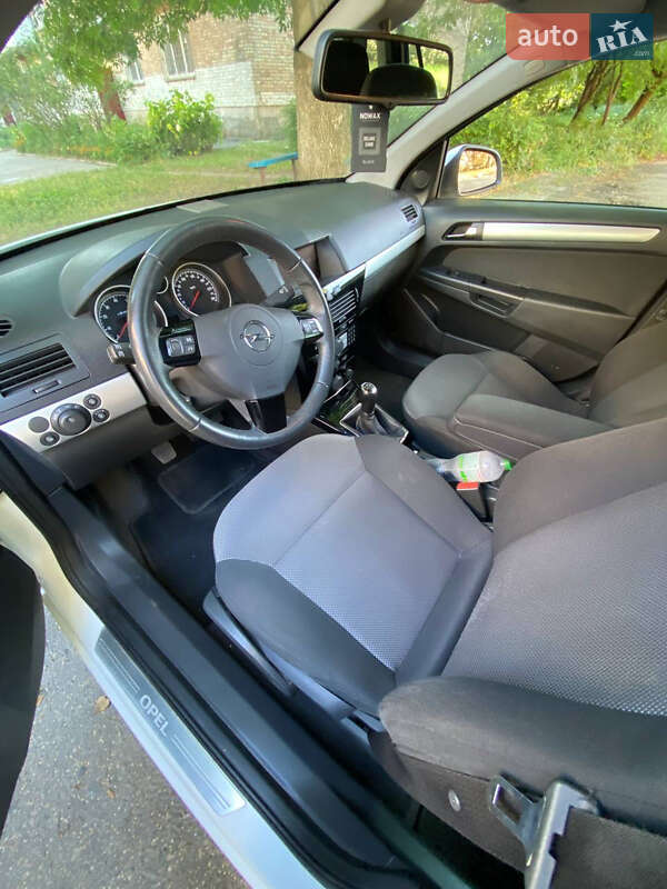 Універсал Opel Astra 2010 в Києві фото 11 Універсал Opel Astra 2010 в Києві