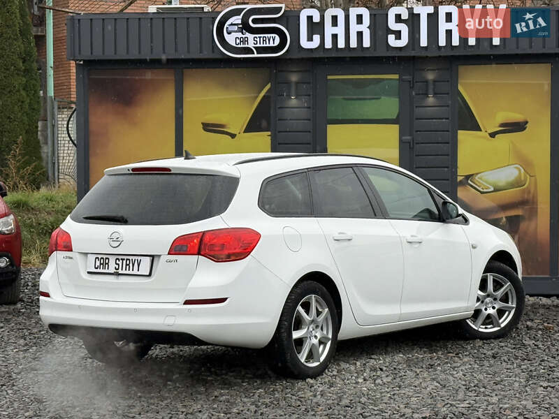 Універсал Opel Astra 2011 в Стрию