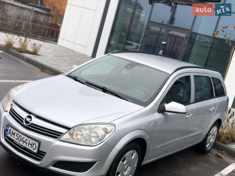 Универсал Opel Astra 2008 в Виннице