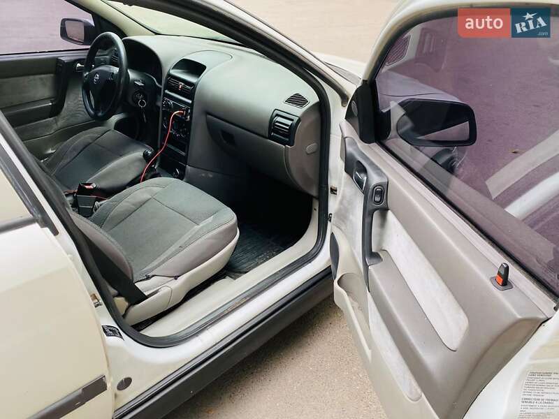 Універсал Opel Astra 2001 в Запоріжжі