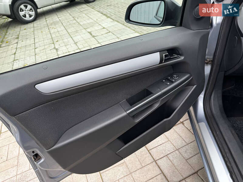 Универсал Opel Astra 2007 в Днепре