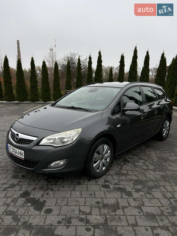 Opel Astra 2011
