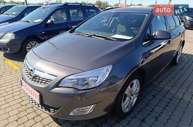 Универсал Opel Astra 2011 в Черновцах