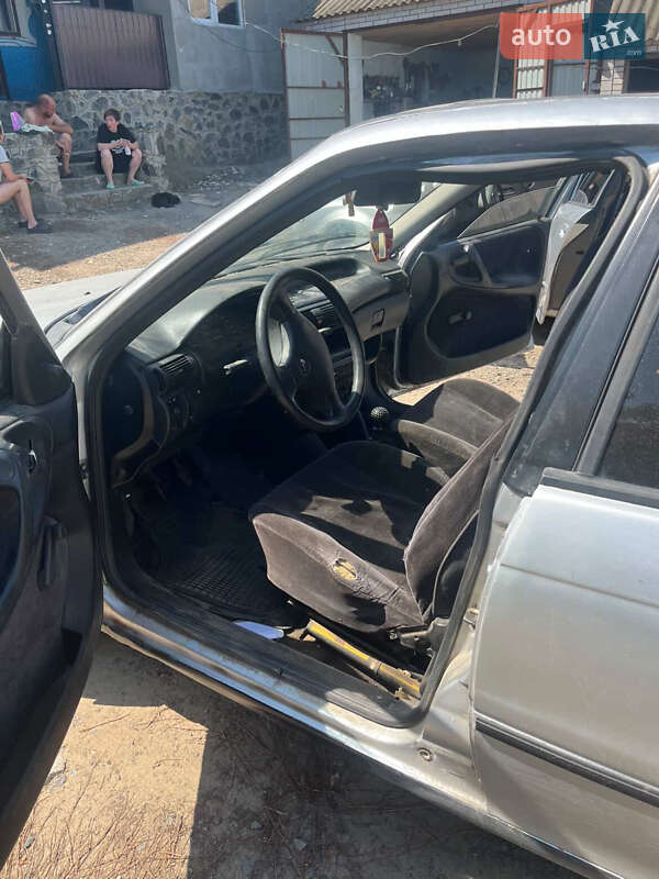 Универсал Opel Astra 1992 в Чечельнике фото 6 Универсал Opel Astra 1992 в Чечельнике