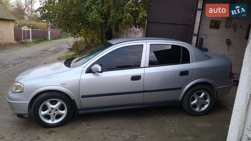 Седан Opel Astra 2002 в Измаиле