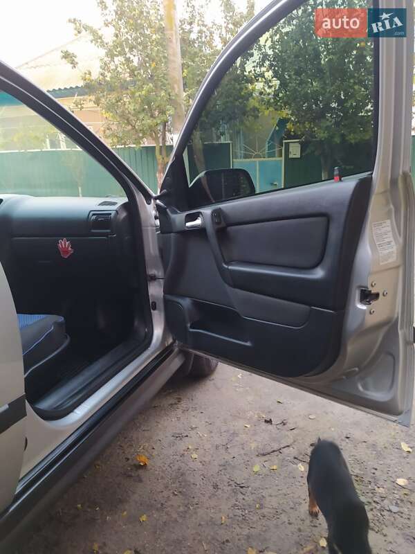 Седан Opel Astra 2002 в Измаиле