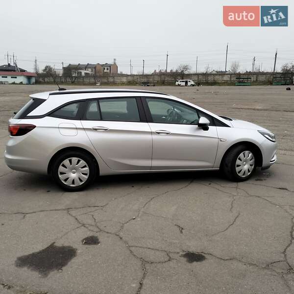 Универсал Opel Astra 2019 в Ровно