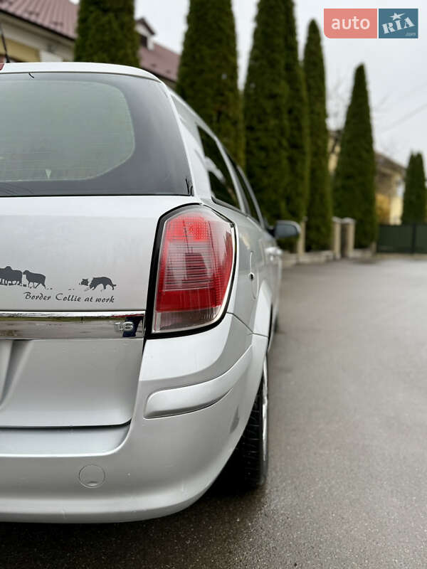 Універсал Opel Astra 2008 в Чернівцях