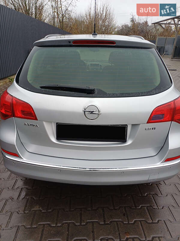 Універсал Opel Astra 2015 в Житомирі