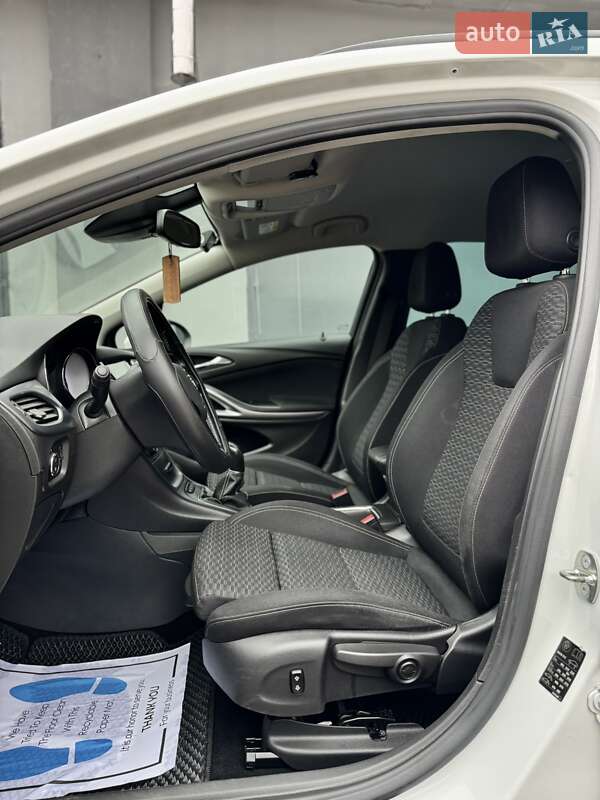 Універсал Opel Astra 2018 в Полтаві