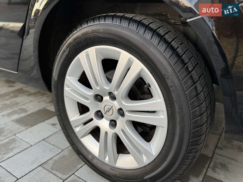 Універсал Opel Astra 2009 в Луцьку