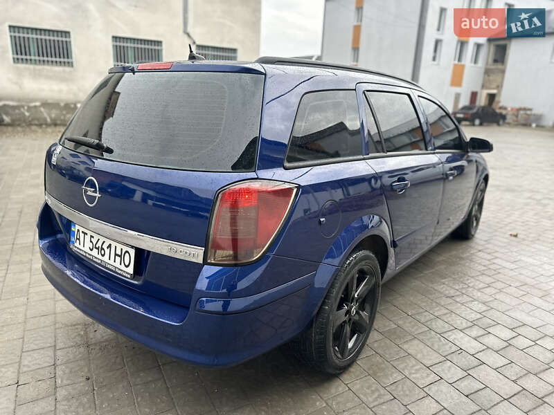 Универсал Opel Astra 2005 в Коломые