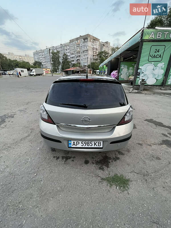 Хэтчбек Opel Astra 2006 в Запорожье