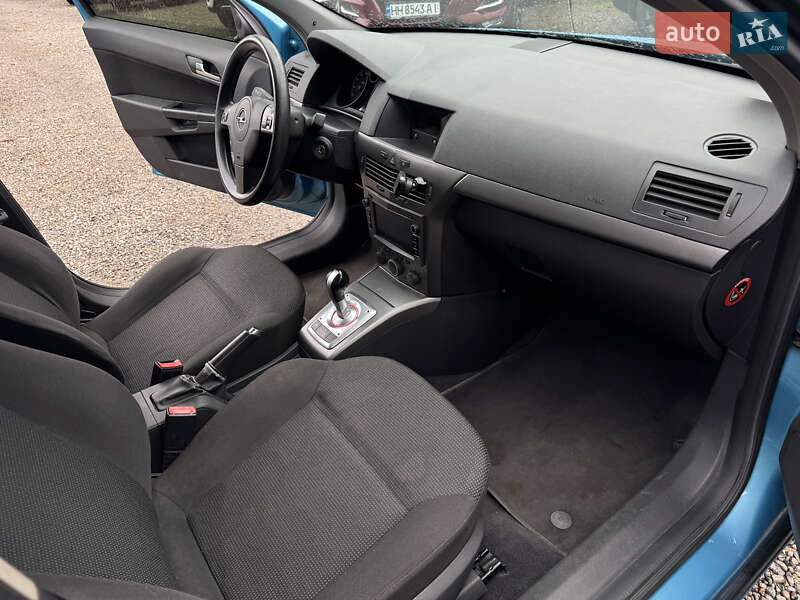 Хэтчбек Opel Astra 2005 в Одессе