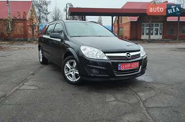 Универсал Opel Astra 2007 в Хороле