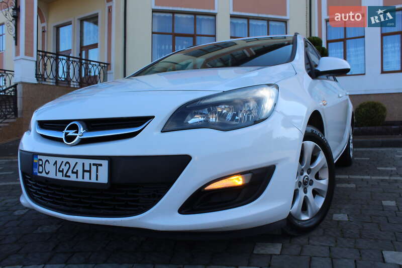 Універсал Opel Astra 2013 в Трускавці
