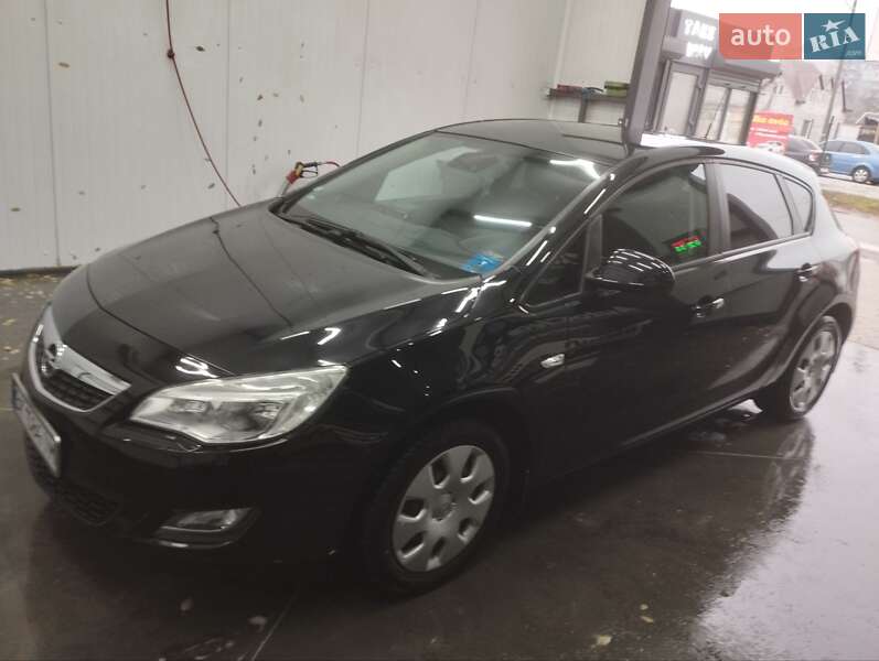 Хетчбек Opel Astra 2010 в Здолбуніві