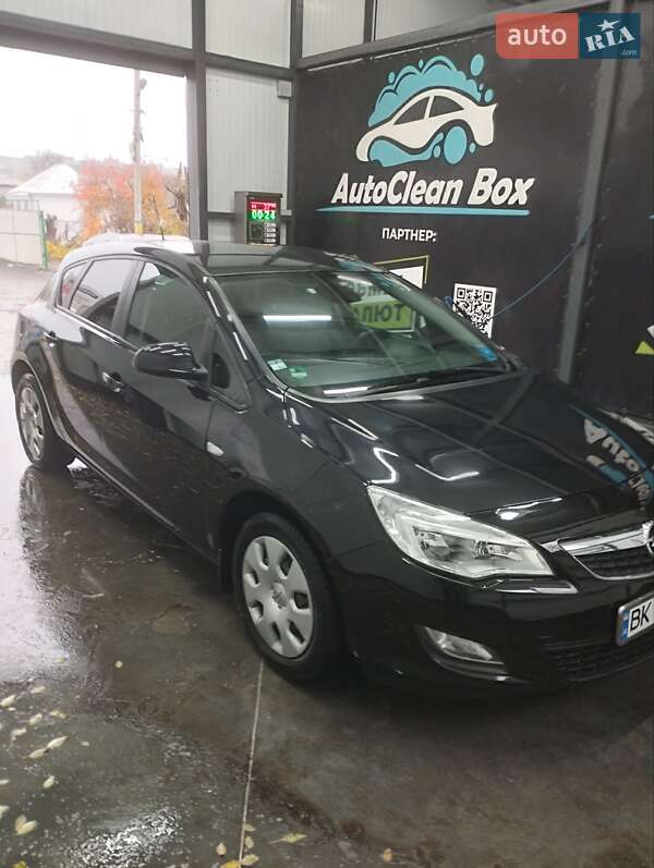 Хетчбек Opel Astra 2010 в Здолбуніві