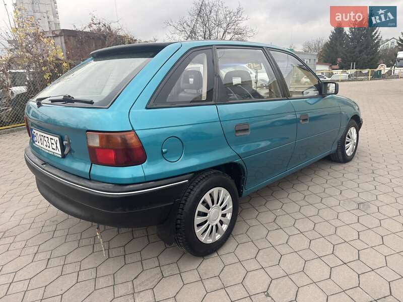 Хэтчбек Opel Astra 1994 в Львове