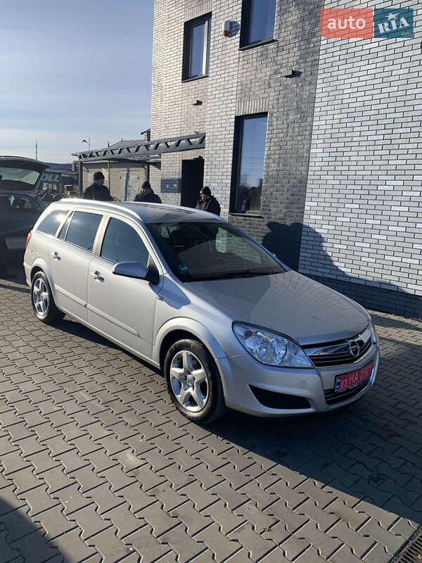 Універсал Opel Astra 2008 в Любарі