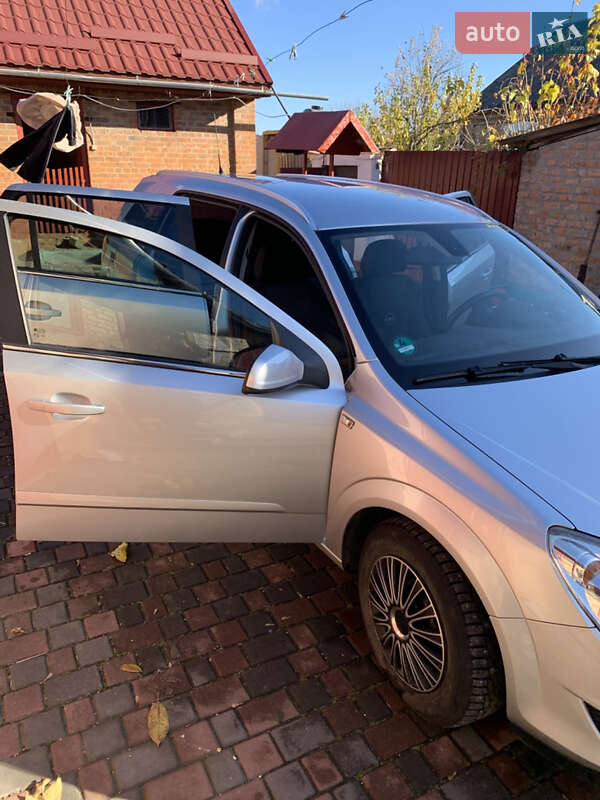 Універсал Opel Astra 2008 в Любарі