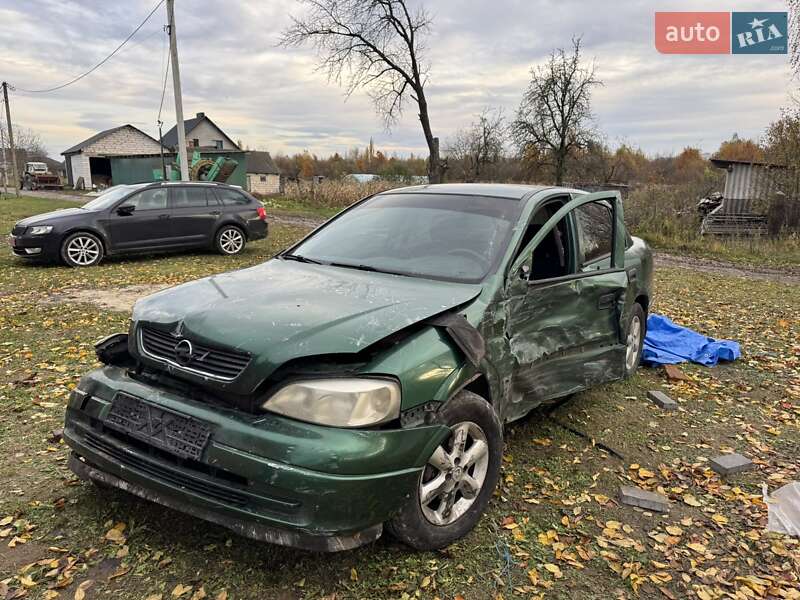Седан Opel Astra 2004 в Луцке