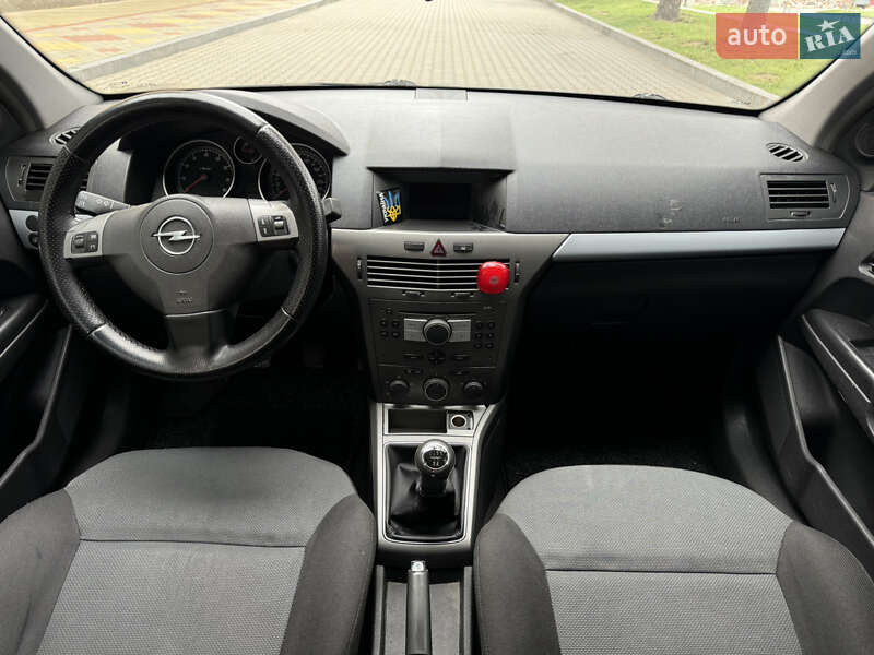 Универсал Opel Astra 2004 в Звягеле