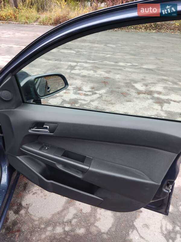 Універсал Opel Astra 2010 в Луцьку