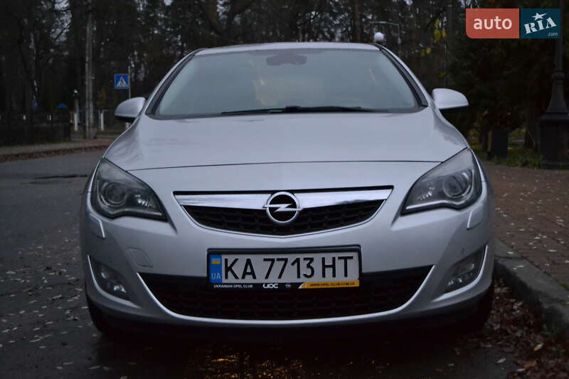 Хетчбек Opel Astra 2011 в Києві