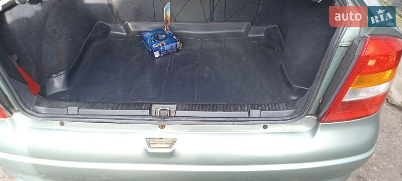 Седан Opel Astra 2008 в Житомирі