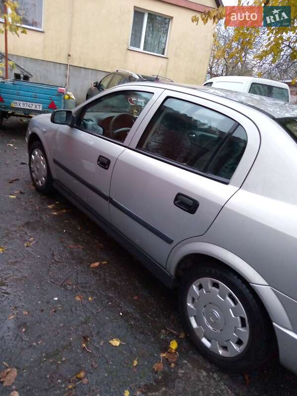 Седан Opel Astra 2008 в Красилове