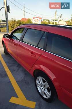 Універсал Opel Astra 2010 в Тернополі