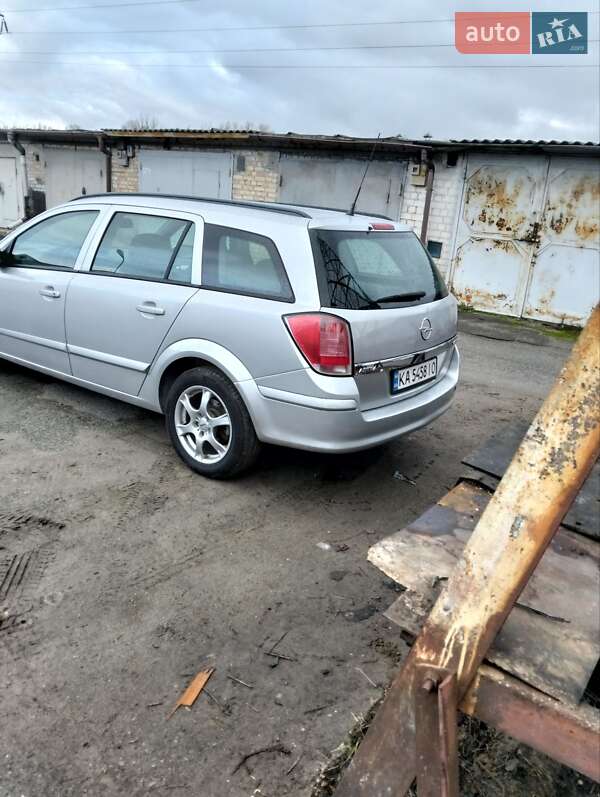 Универсал Opel Astra 2008 в Киеве