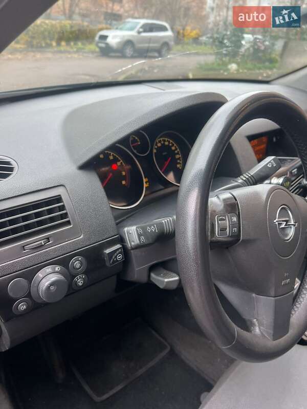 Універсал Opel Astra 2005 в Луцьку